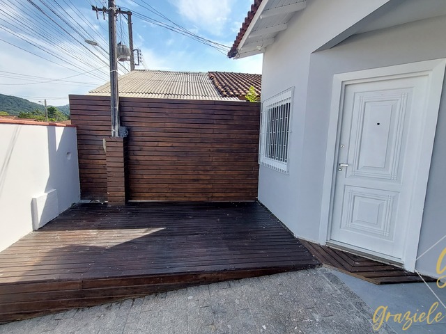 #334 - Casa para Venda em São José - SC - 2